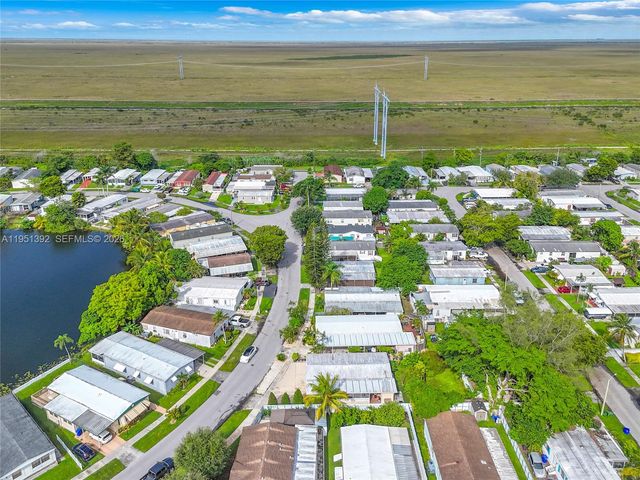 21771 NW 6th St, Pembroke Pines, FL 33029