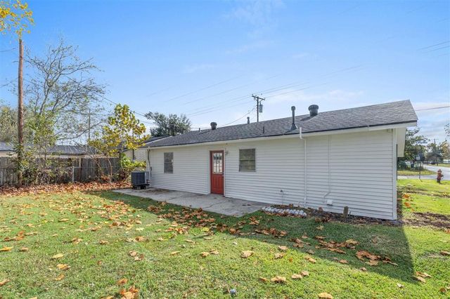 728 W Lyons Street, Sulphur, LA 70663