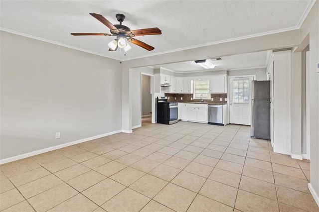 728 W Lyons Street, Sulphur, LA 70663