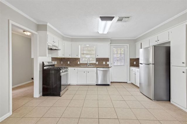 728 W Lyons Street, Sulphur, LA 70663