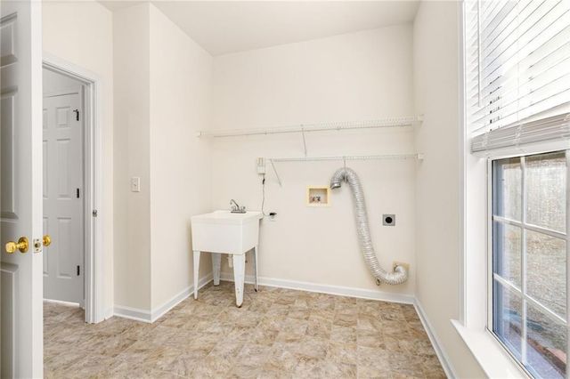 350 Gaines Oak Way, Suwanee, GA 30024