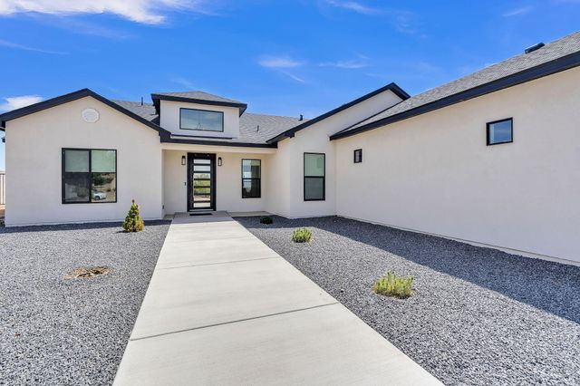 324 2nd Street NE, Rio Rancho, NM 87124