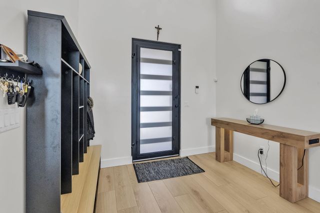 324 2nd Street NE, Rio Rancho, NM 87124