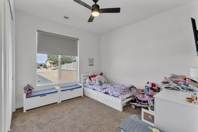 324 2nd Street NE, Rio Rancho, NM 87124