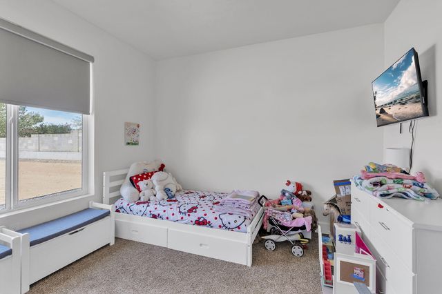 324 2nd Street NE, Rio Rancho, NM 87124