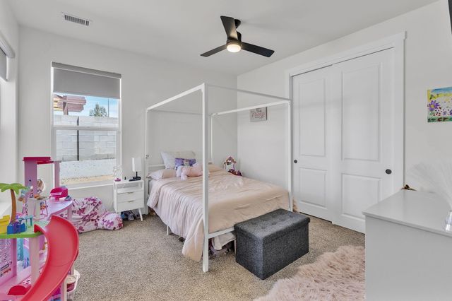324 2nd Street NE, Rio Rancho, NM 87124