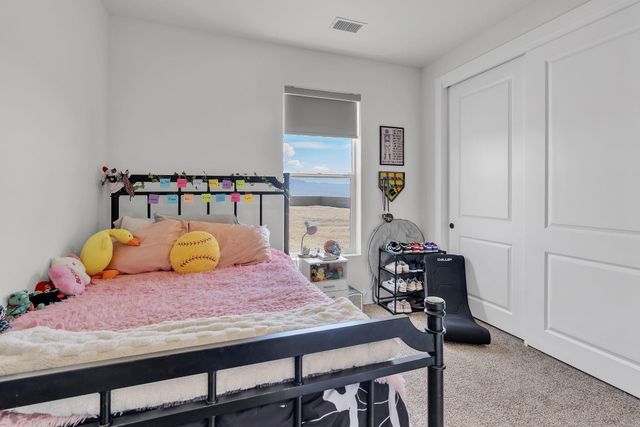 324 2nd Street NE, Rio Rancho, NM 87124