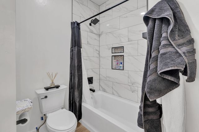 324 2nd Street NE, Rio Rancho, NM 87124