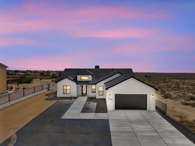 324 2nd Street NE, Rio Rancho, NM 87124