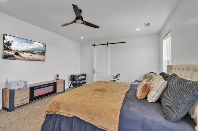 324 2nd Street NE, Rio Rancho, NM 87124