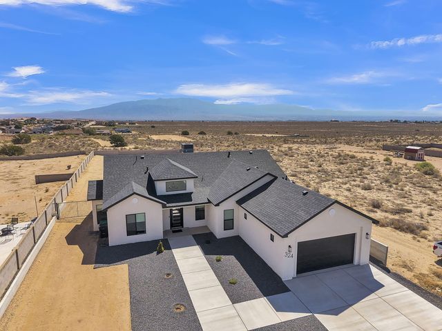 324 2nd Street NE, Rio Rancho, NM 87124