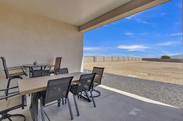 324 2nd Street NE, Rio Rancho, NM 87124