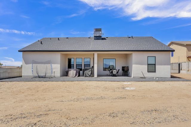 324 2nd Street NE, Rio Rancho, NM 87124