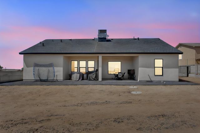 324 2nd Street NE, Rio Rancho, NM 87124