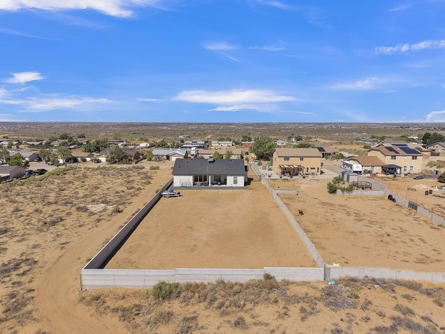 324 2nd Street NE, Rio Rancho, NM 87124