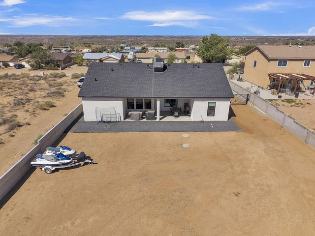324 2nd Street NE, Rio Rancho, NM 87124