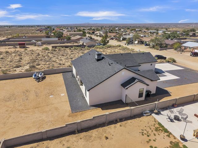 324 2nd Street NE, Rio Rancho, NM 87124