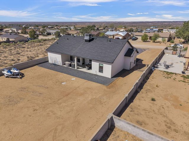 324 2nd Street NE, Rio Rancho, NM 87124