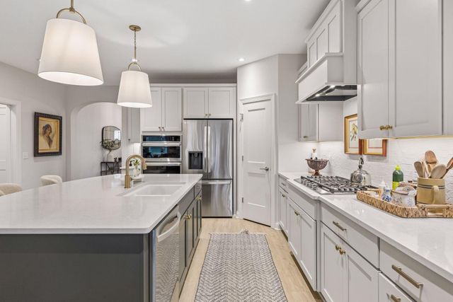 4023 Arbor Drive, Woodbury, MN 55129