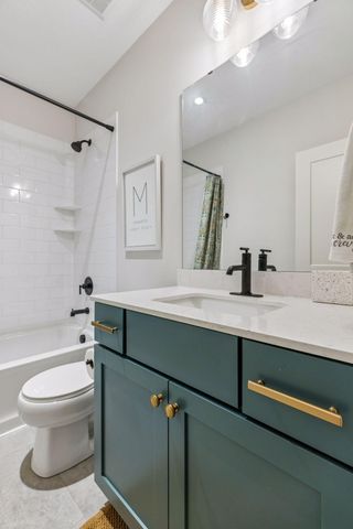 4023 Arbor Drive, Woodbury, MN 55129