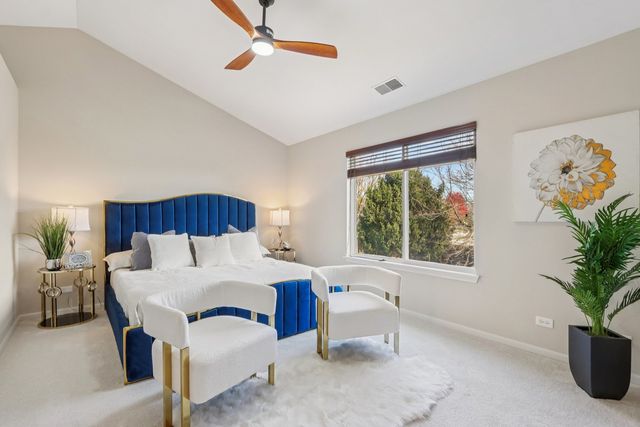 2060 Lyndhurst Lane, Aurora, IL 60503