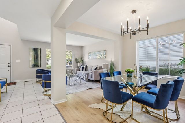 2060 Lyndhurst Lane, Aurora, IL 60503