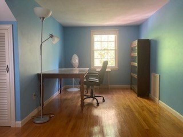 1006 South East Street, Amherst, MA 01002