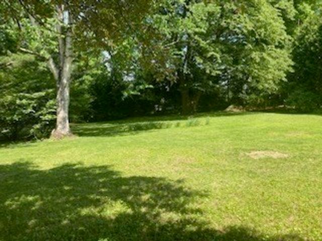 1006 South East Street, Amherst, MA 01002