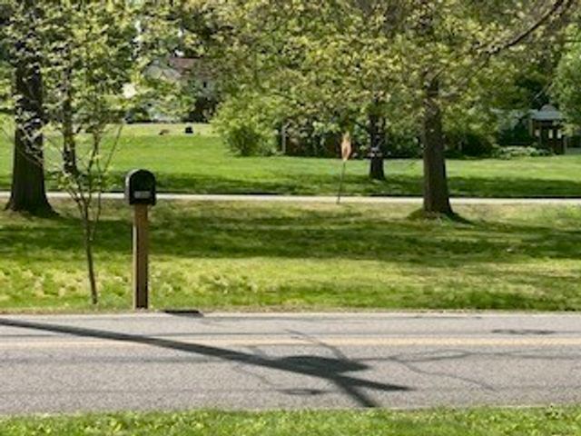 1006 South East Street, Amherst, MA 01002