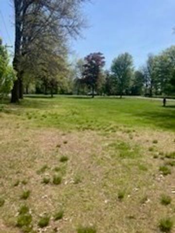 1006 South East Street, Amherst, MA 01002