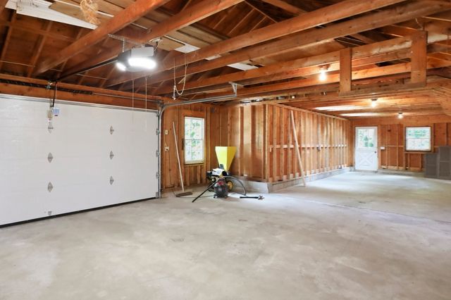 1006 South East Street, Amherst, MA 01002