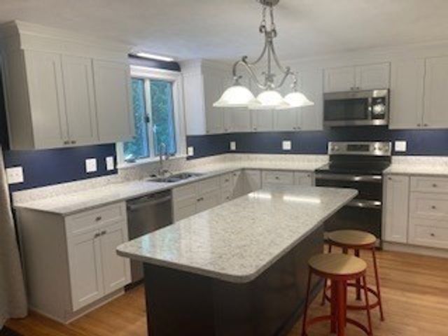 1006 South East Street, Amherst, MA 01002