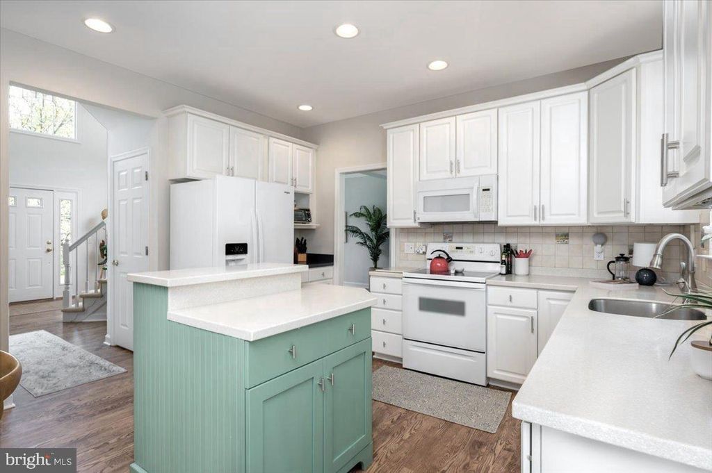 Image 16 of property listing at 3227 HOMEWOOD RD, Davidsonville, MD 21035