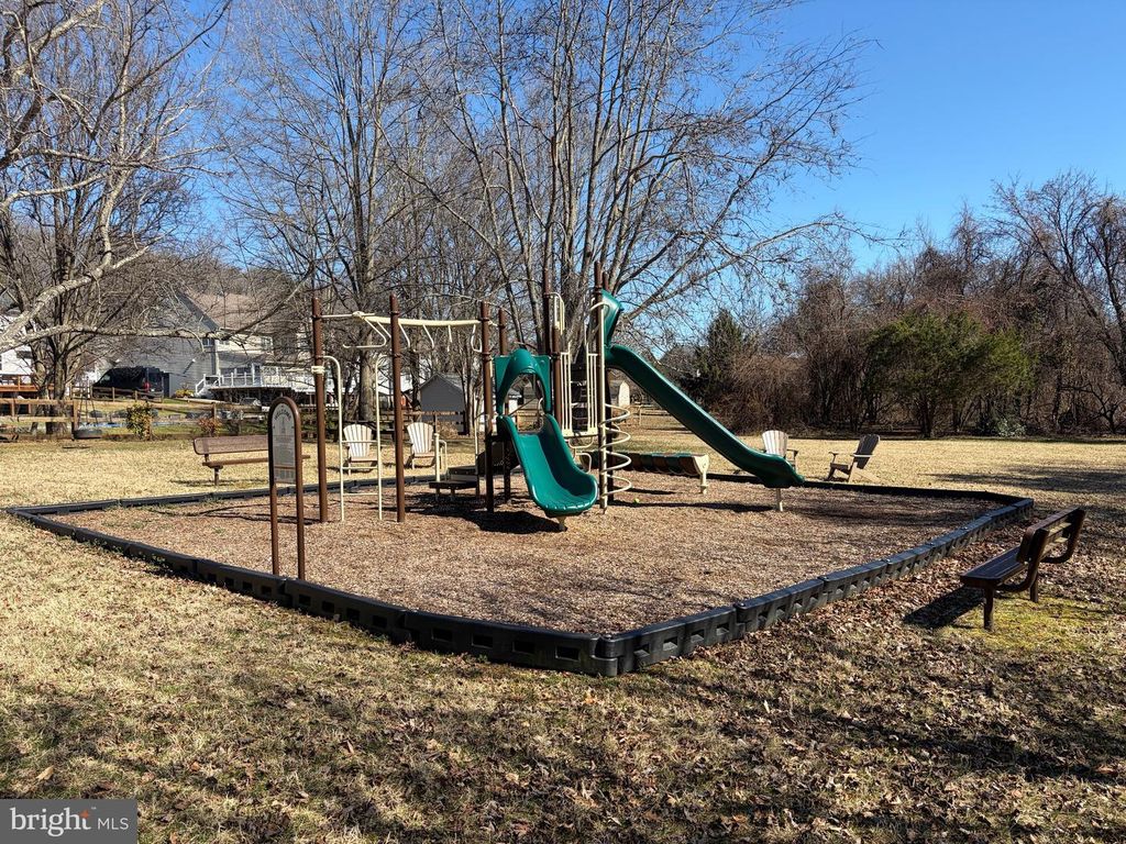 Image 54 of property listing at 3227 HOMEWOOD RD, Davidsonville, MD 21035