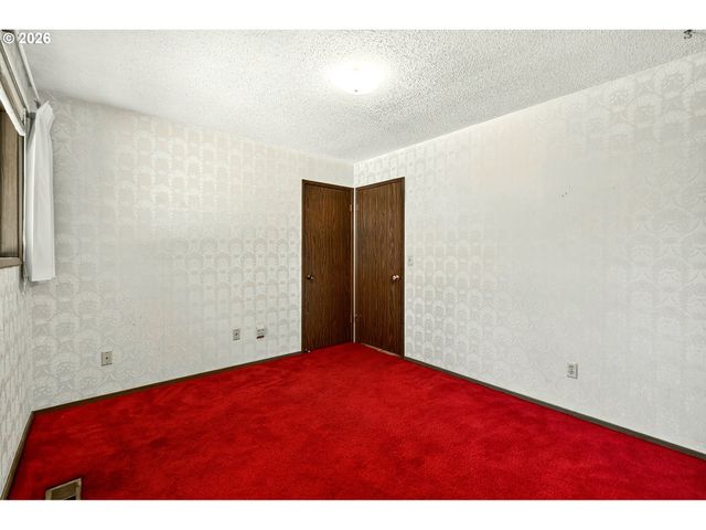 16735 Ne GLISAN St, Portland, OR 97230