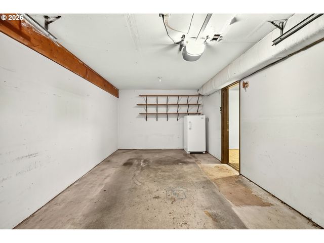 16735 Ne GLISAN St, Portland, OR 97230