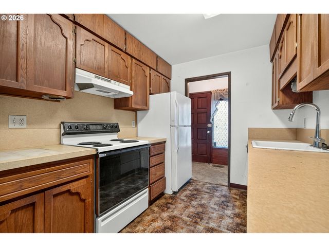16735 Ne GLISAN St, Portland, OR 97230