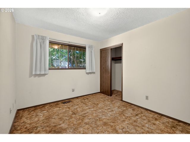 16735 Ne GLISAN St, Portland, OR 97230