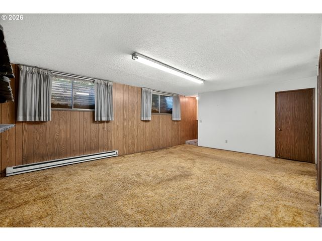 16735 Ne GLISAN St, Portland, OR 97230