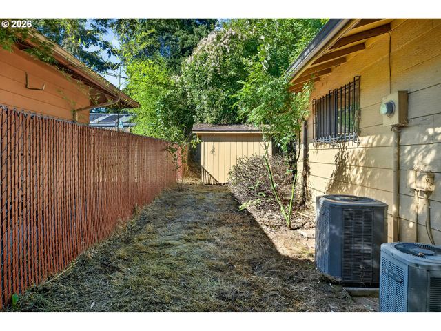 16735 Ne GLISAN St, Portland, OR 97230