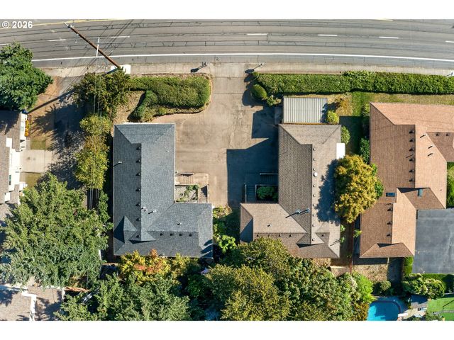 16735 Ne GLISAN St, Portland, OR 97230