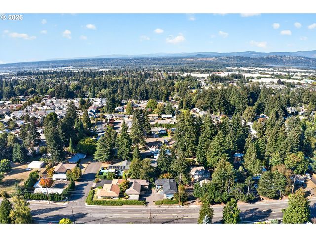 16735 Ne GLISAN St, Portland, OR 97230