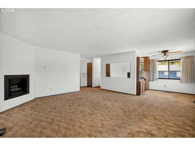 16735 Ne GLISAN St, Portland, OR 97230