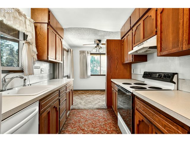 16735 Ne GLISAN St, Portland, OR 97230