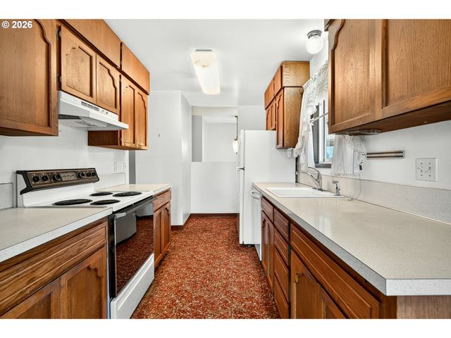 16735 Ne GLISAN St, Portland, OR 97230