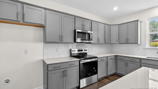 293 Maddox Drive, Aberdeen, NC 28315