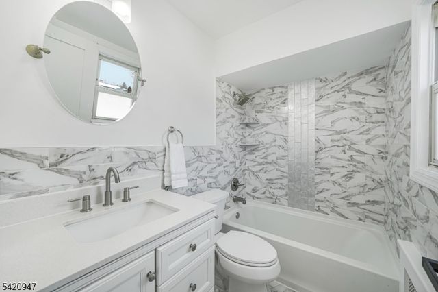 17 High Park Pl, Clifton City, NJ 07011