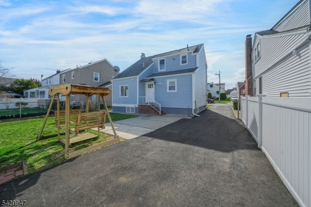 17 High Park Pl, Clifton City, NJ 07011