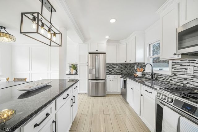 17 High Park Pl, Clifton City, NJ 07011