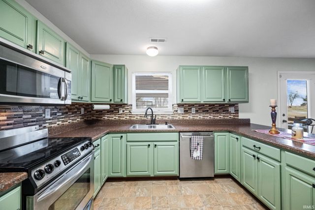 9924 W State Road 26, Rossville, IN 46065